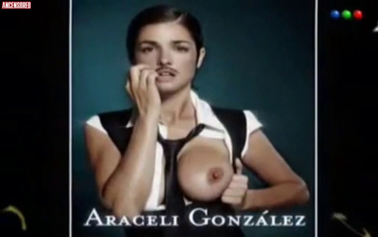 Araceli Gonzalez nackte Brüste 99