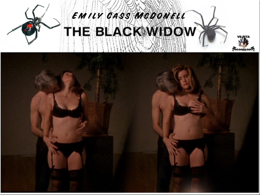 Emily McDonnell Fotoblitze zwischen den Beinen